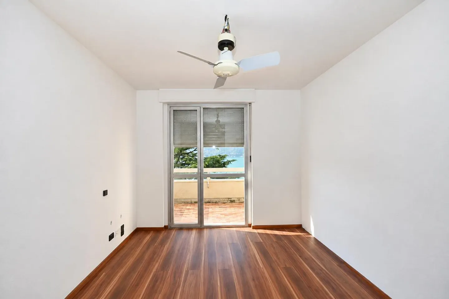 Helles Penthouse mit bezauberndem Blick auf den Luganersee - Foto 9 von 15