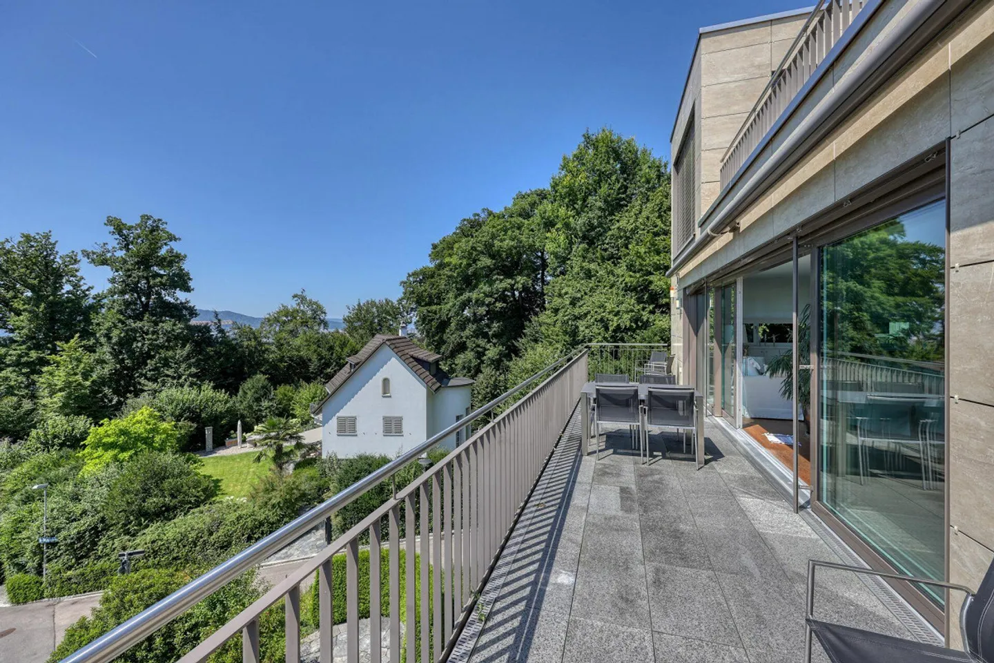 Elegant Maisonette with Lake View - Photo 4 of 11