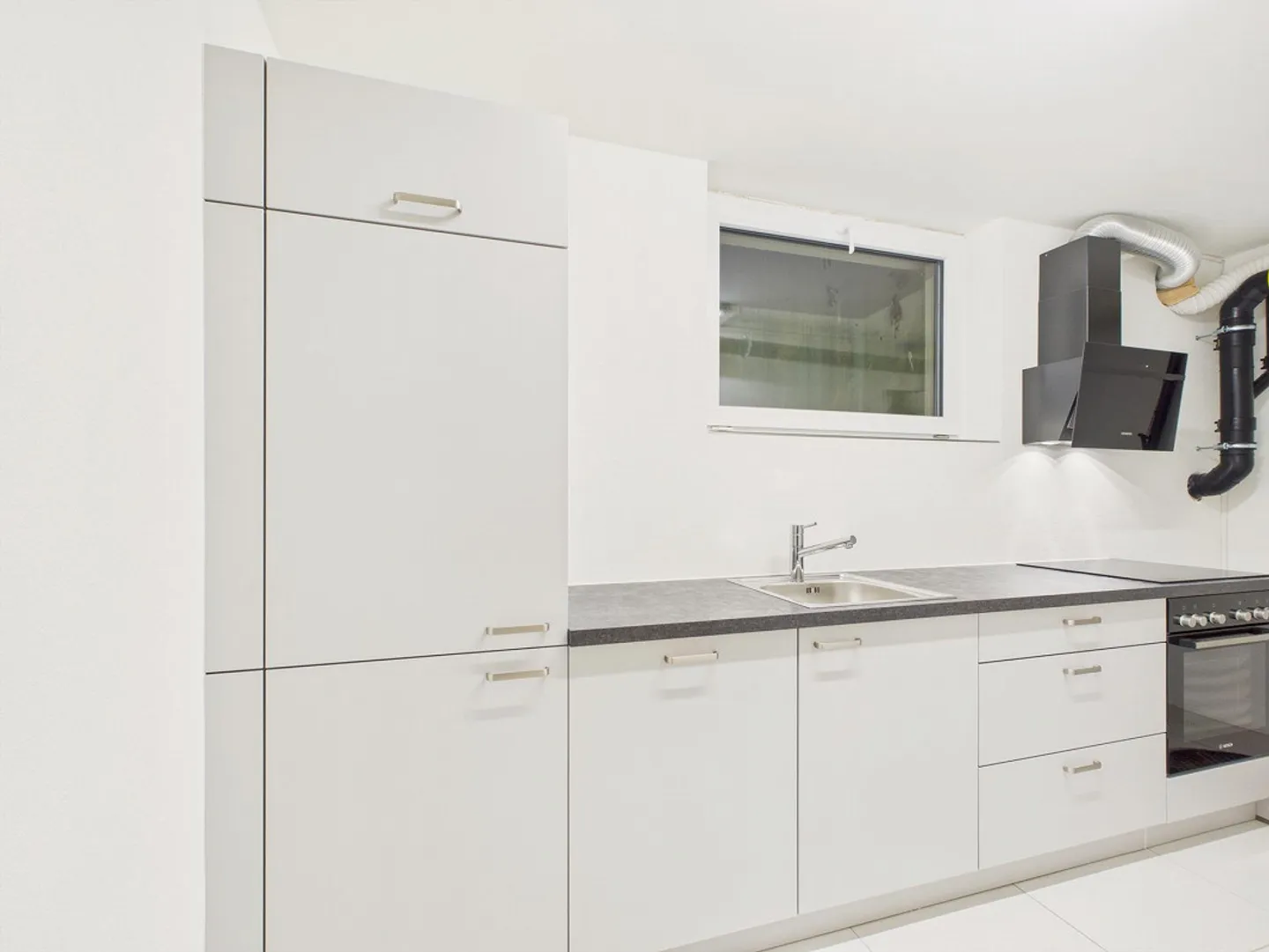 Spazio commerciale moderno con possibilità di utilizzo versatile in una posizione tranquilla - Foto 4 di 8