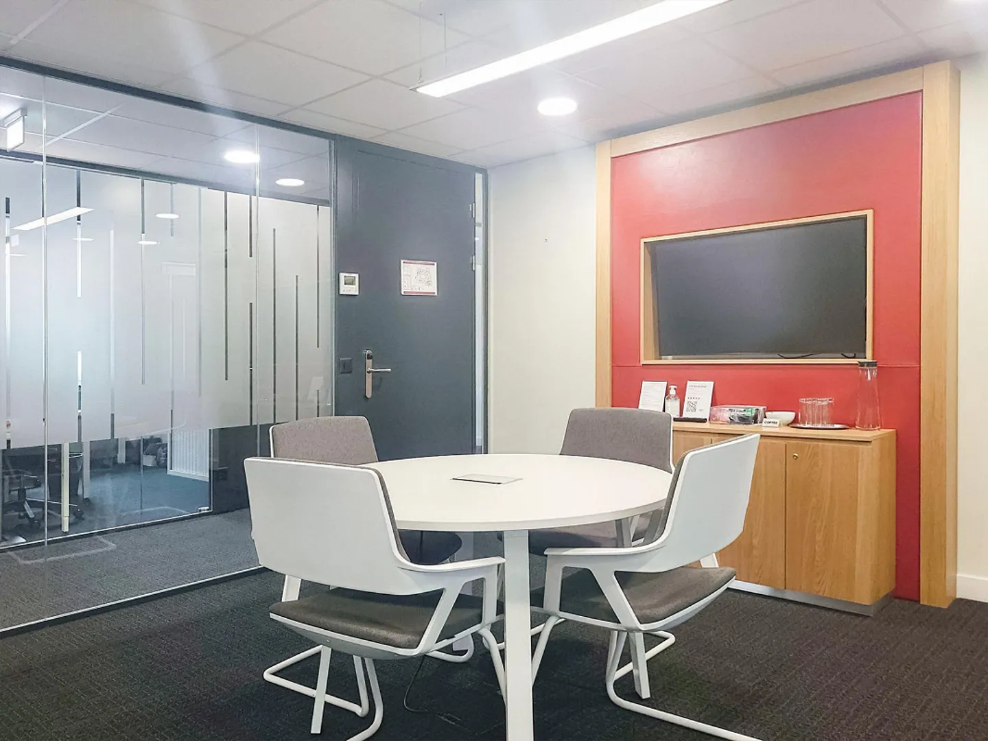 Bureau privé pour 4 personnes au Regus City Centre - Photo 1 sur 7