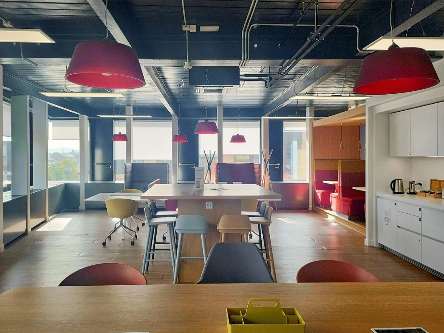 Bureau privé pour 4 personnes au Regus City Centre - Photo 4 sur 7
