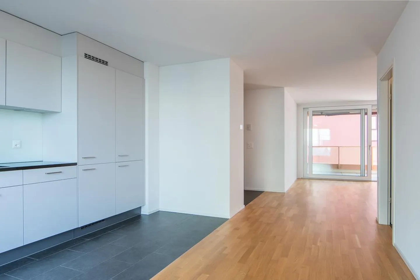Appartement moderne de 3,5 pièces dans le quartier Düdingenplus - Photo 3 sur 12