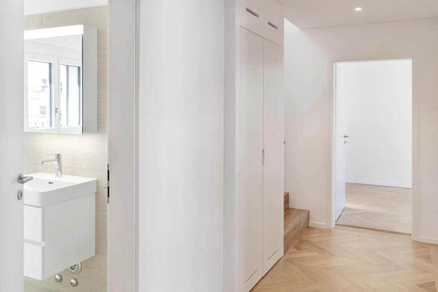 First rental: Fantastic 3.5 maisonette apartments with private roof terrace - Photo 3 of 12