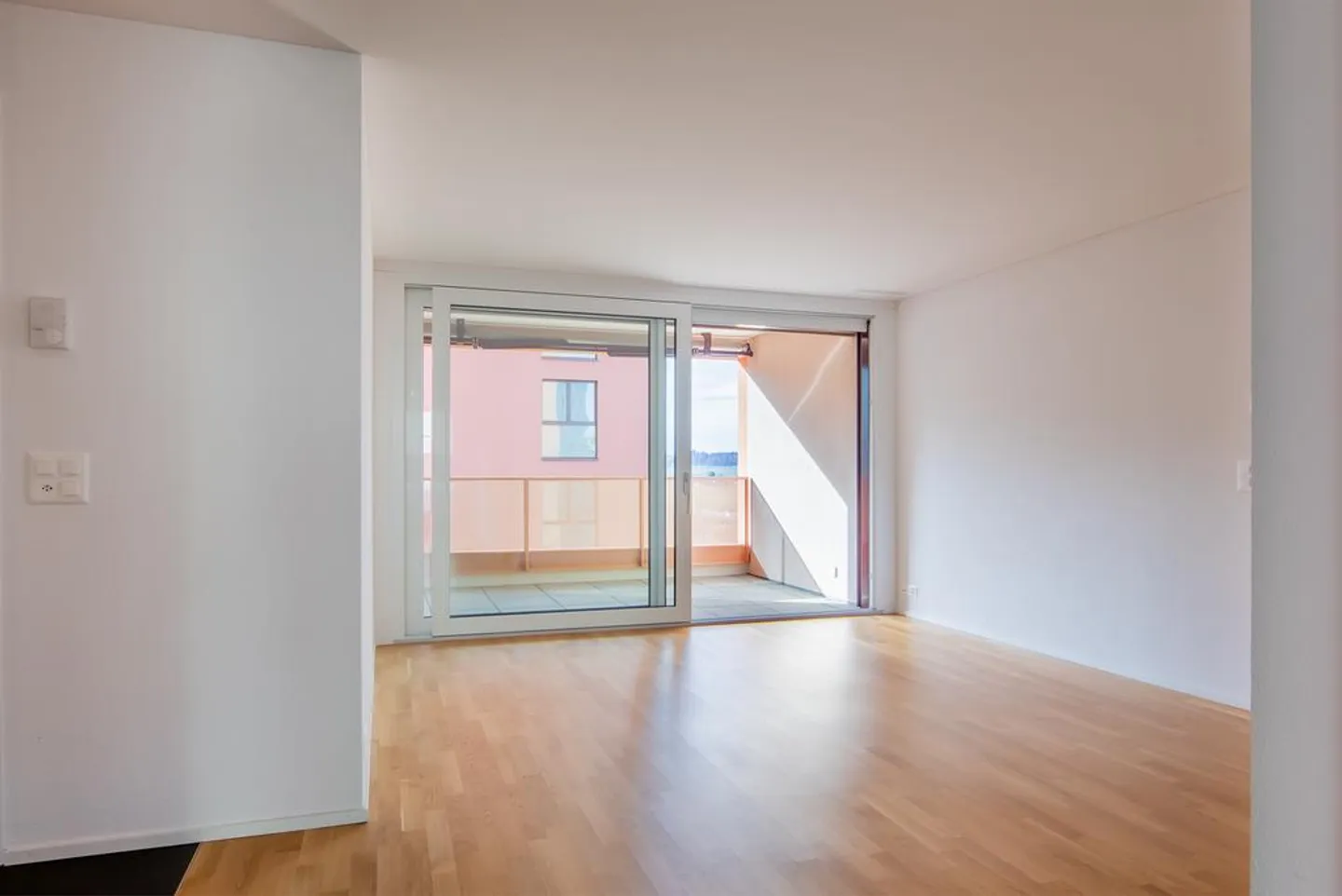 Appartement moderne de 3,5 pièces dans le quartier Düdingenplus - Photo 5 sur 12
