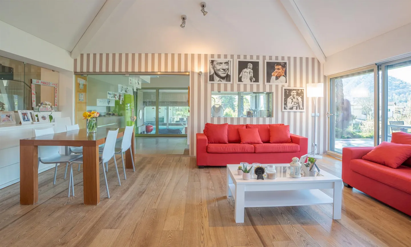 VILLA MIT 6,5 ZIMMERN UND INNENSWIMMBAD IN NOVAZZANO - Foto 3 von 10