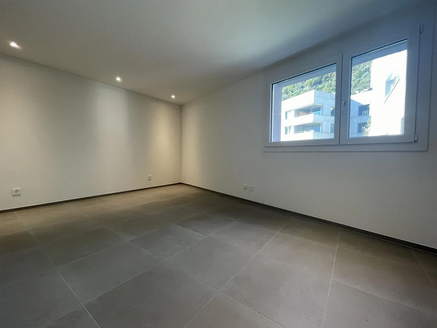 NEW AND MODERN APARTMENT 1.5 IN OPTIMAL LOCATION - Photo 5 of 8