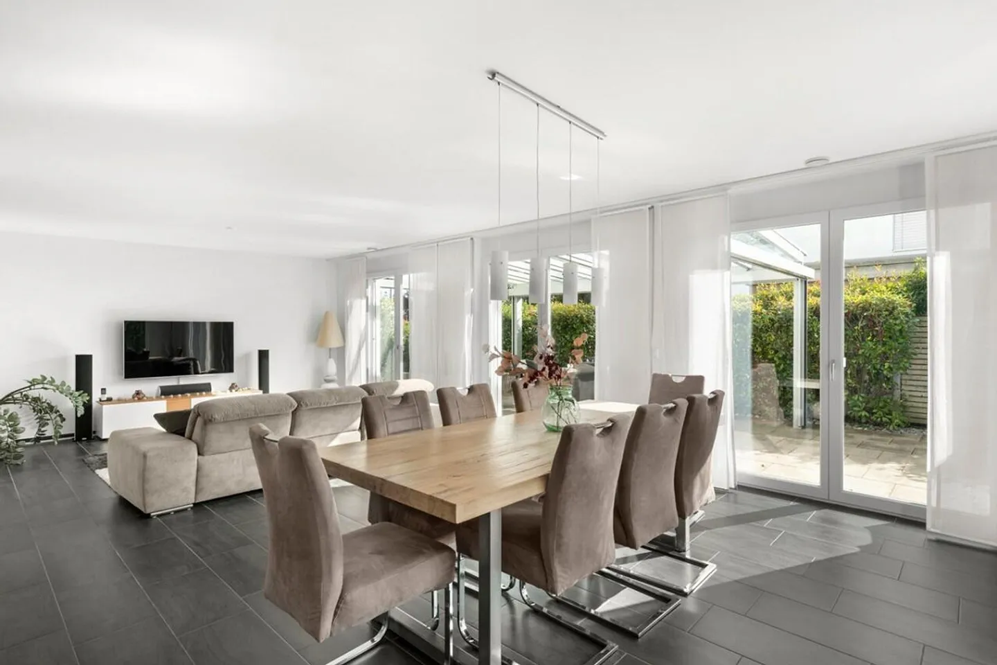 Modern single-family house for sale in the sought-after Thayngen - Photo 4 of 17