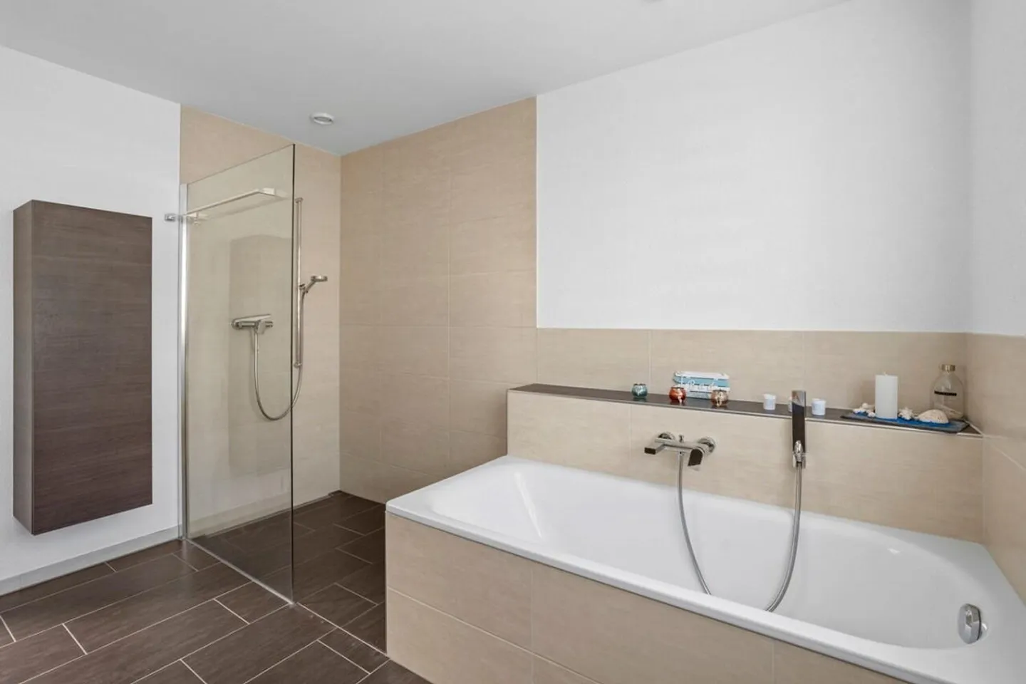 Modern single-family house for sale in the sought-after Thayngen - Photo 9 of 17