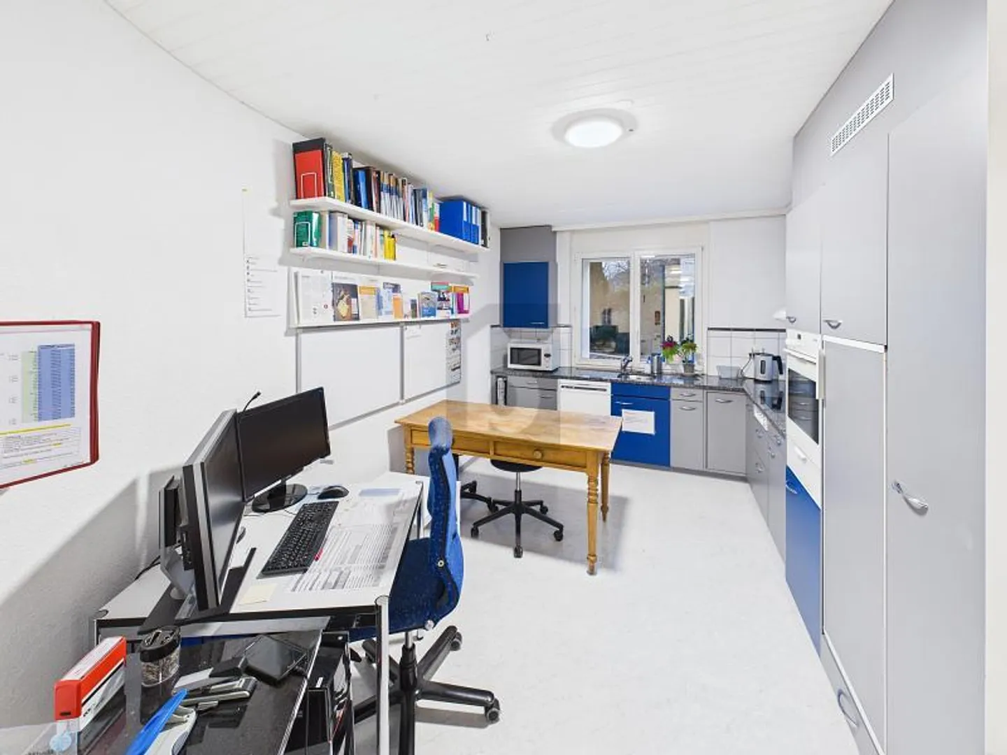 CENTRALLY LOCATED AND WELL EQUIPPED - Photo 5 of 6