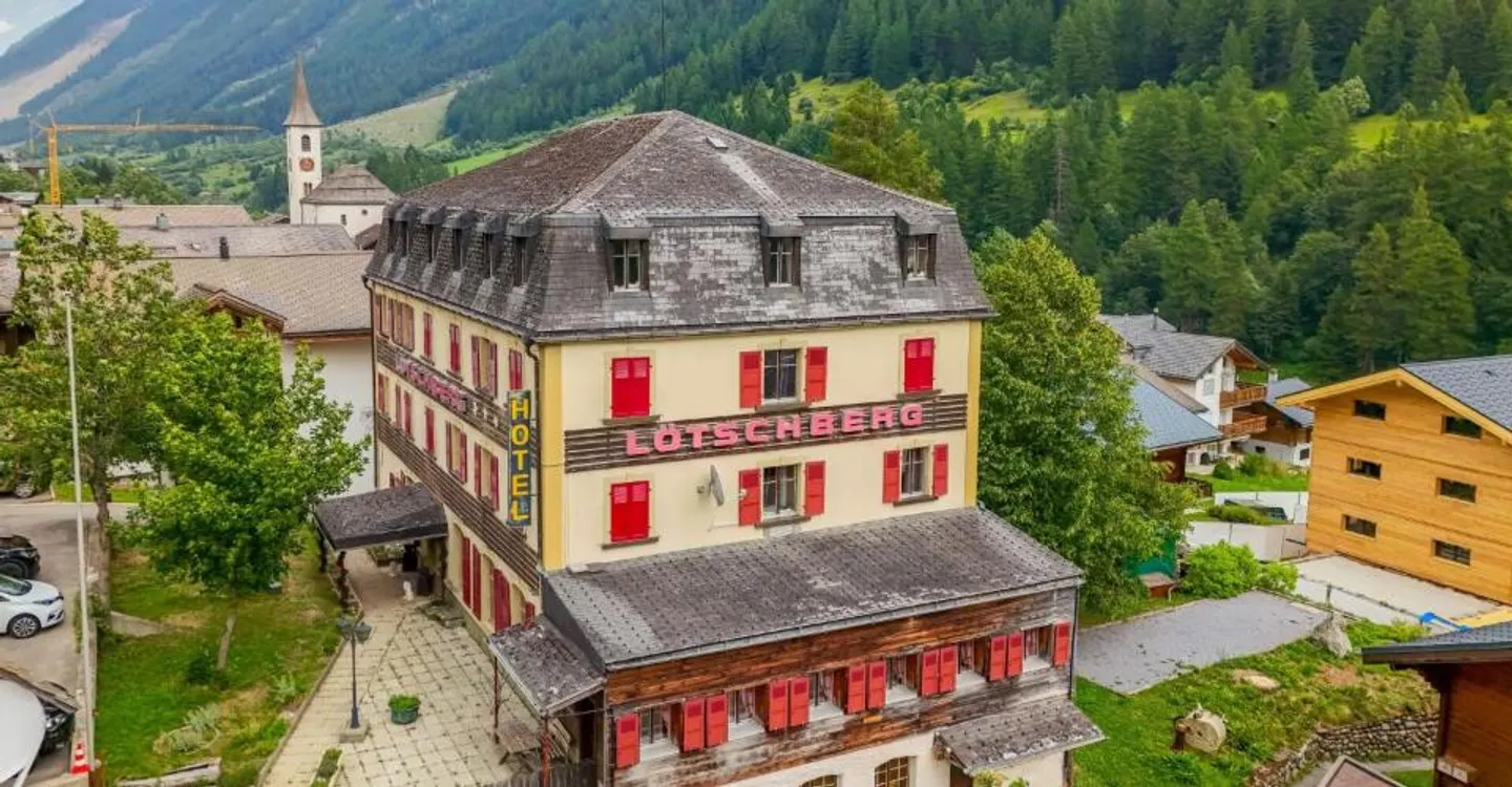 Former hotel with extraordinary potential in a dream location with stunning views in Lötschental - Photo 1 of 13