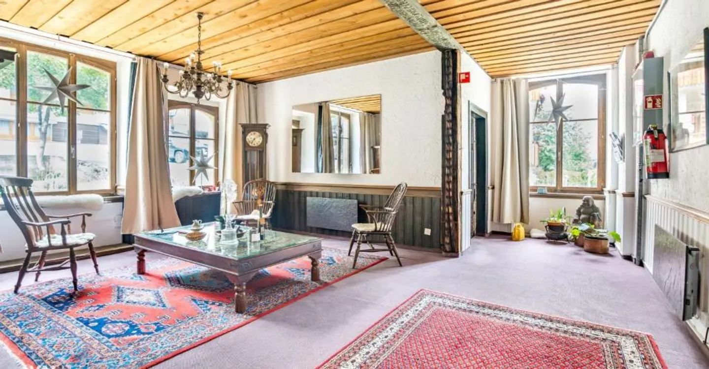 Former hotel with extraordinary potential in a dream location with stunning views in Lötschental - Photo 2 of 13