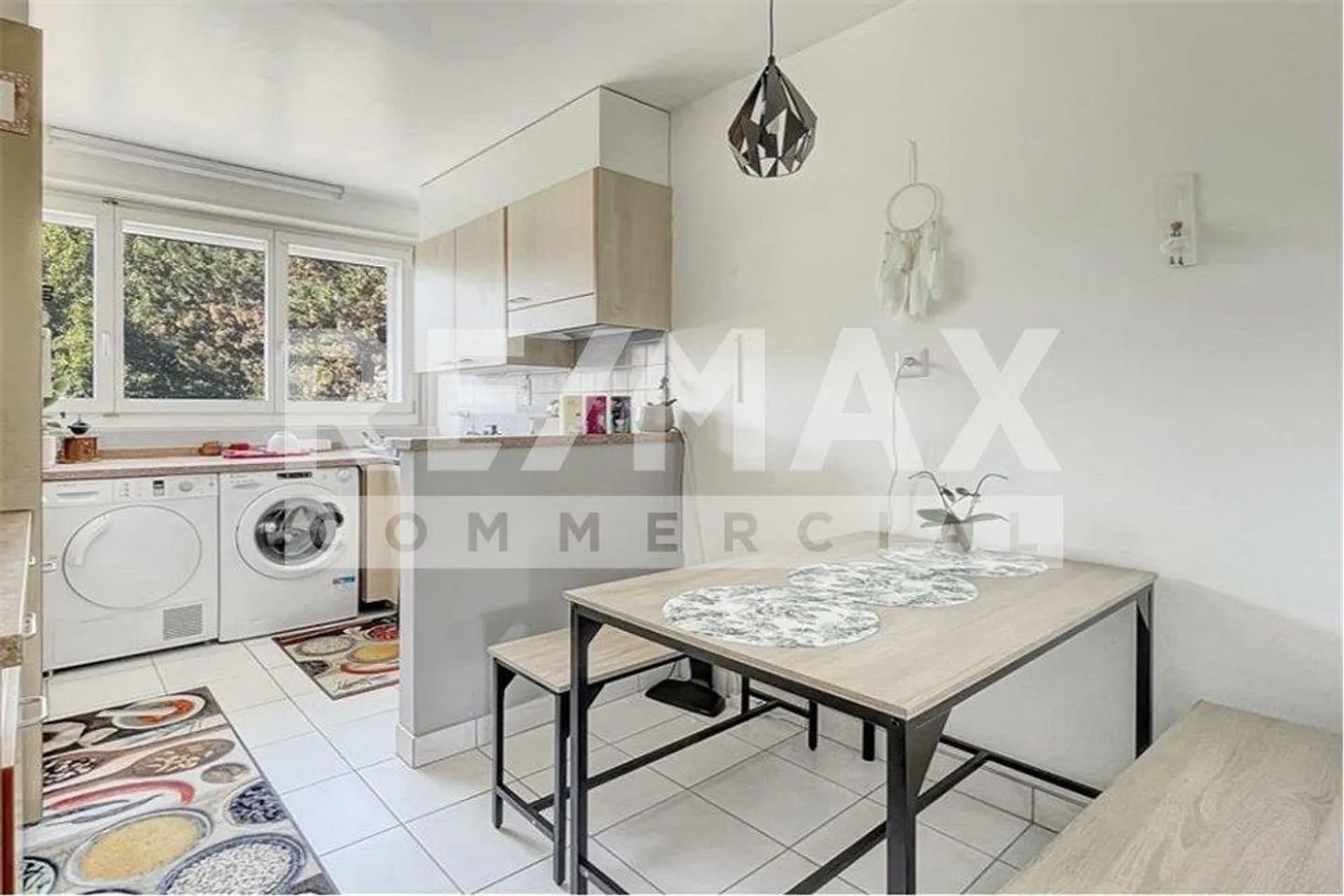 Bright commercial space equipped with 5.5 rooms on 140 m2 - Photo 9 of 10