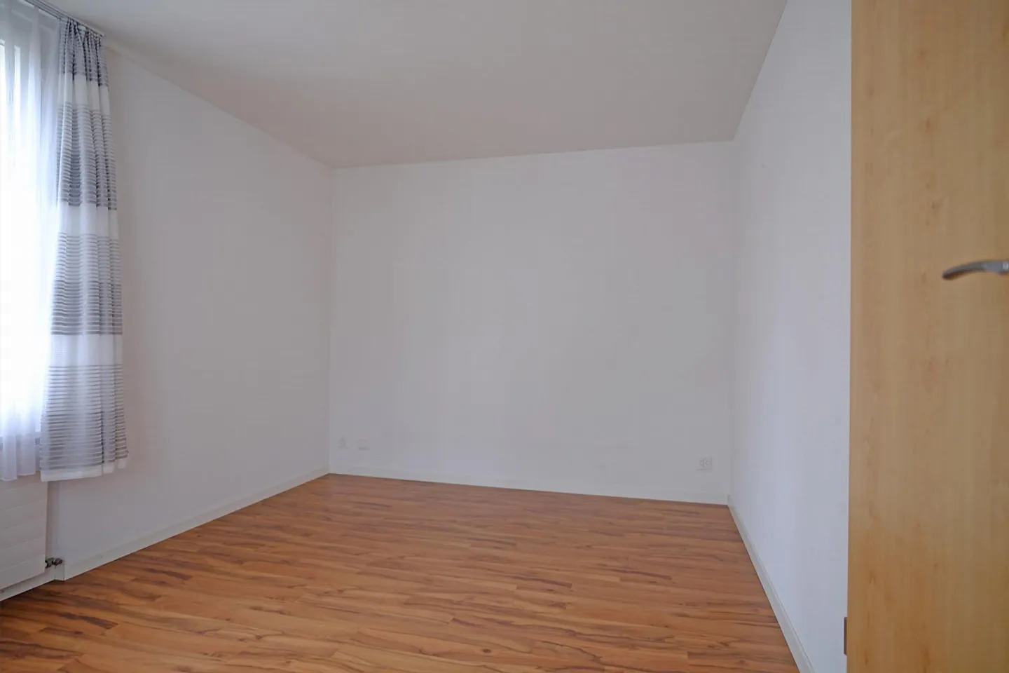 Sunny, quiet 3-room apartment with large terrace - Photo 4 of 7