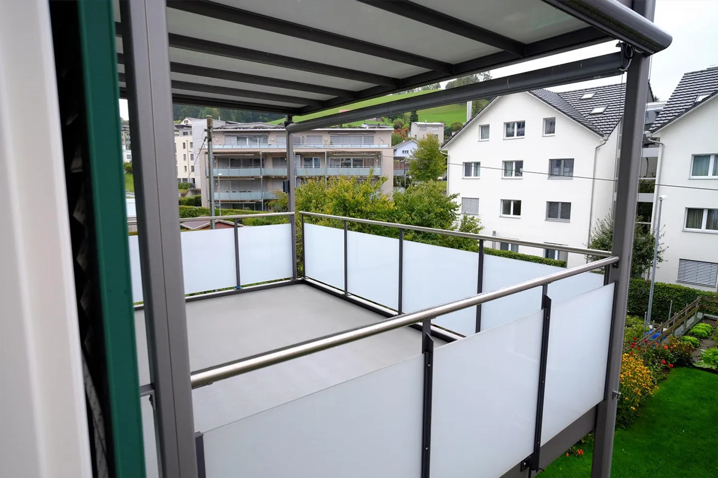 Sunny, quiet 3-room apartment with large terrace - Photo 7 of 7