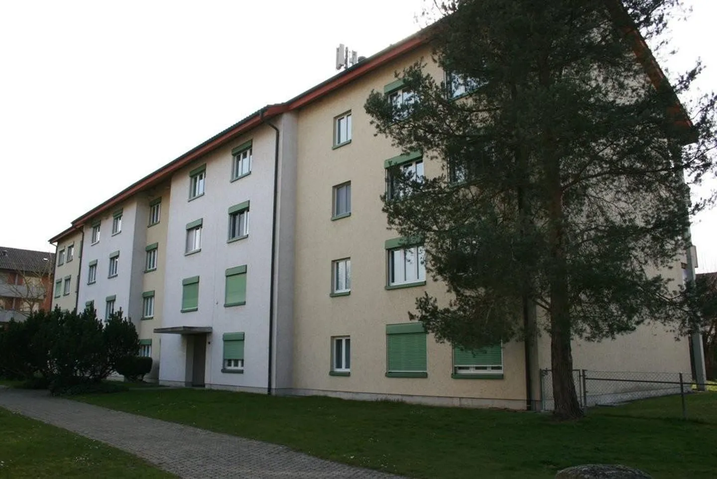 Are you looking for a spacious apartment? - Photo 1 of 4