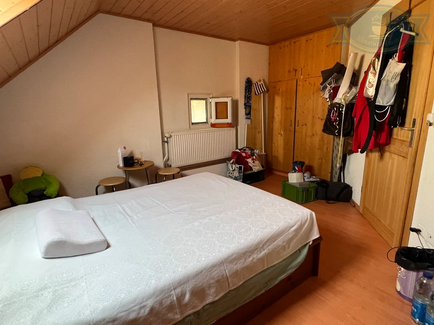 Casa di villaggio con una grande fienile e un grande giardino. - Foto 12 di 17