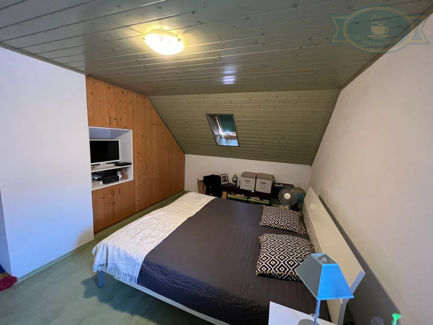 Casa di villaggio con una grande fienile e un grande giardino. - Foto 13 di 17