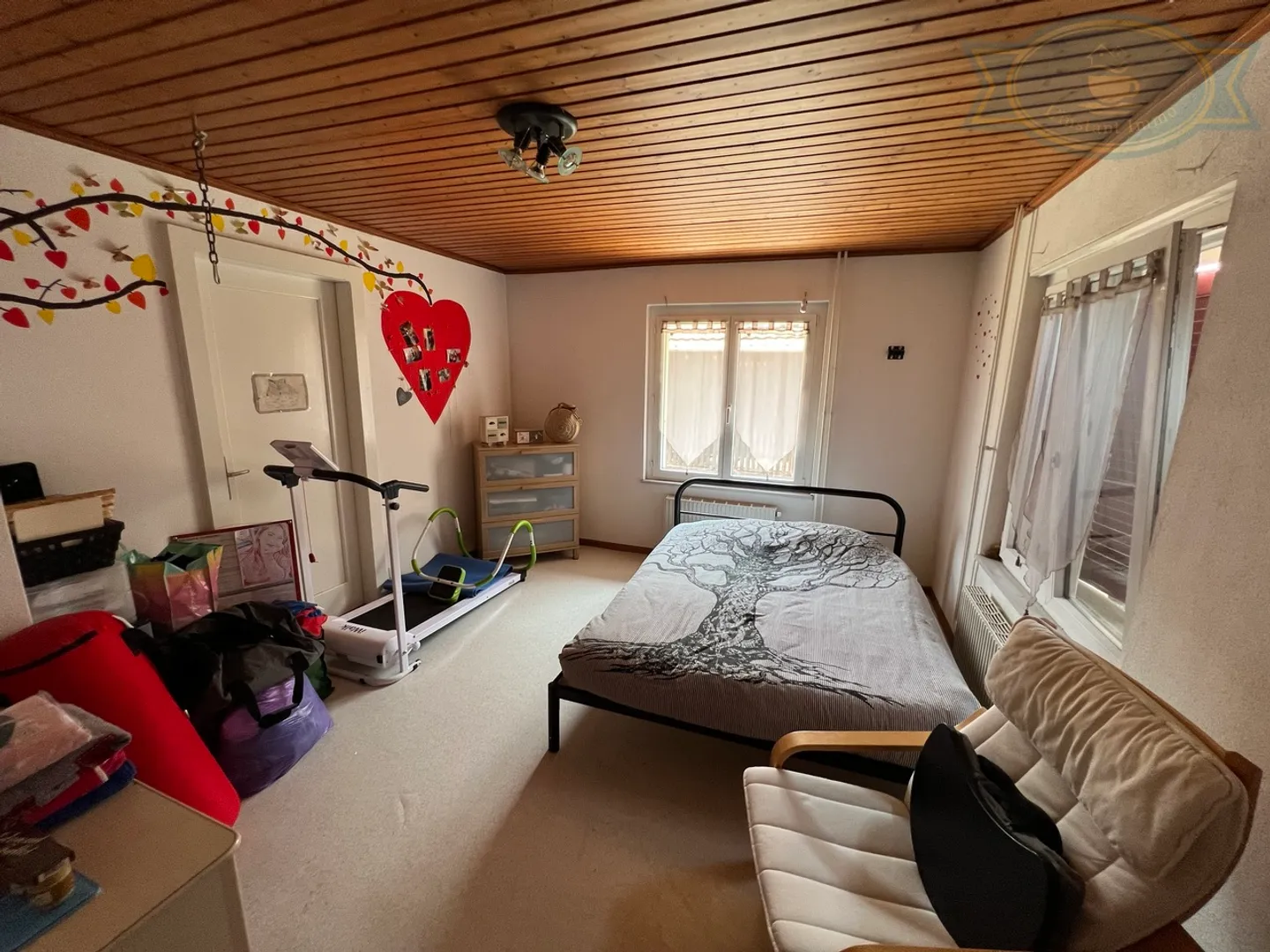 Casa di villaggio con una grande fienile e un grande giardino. - Foto 14 di 17