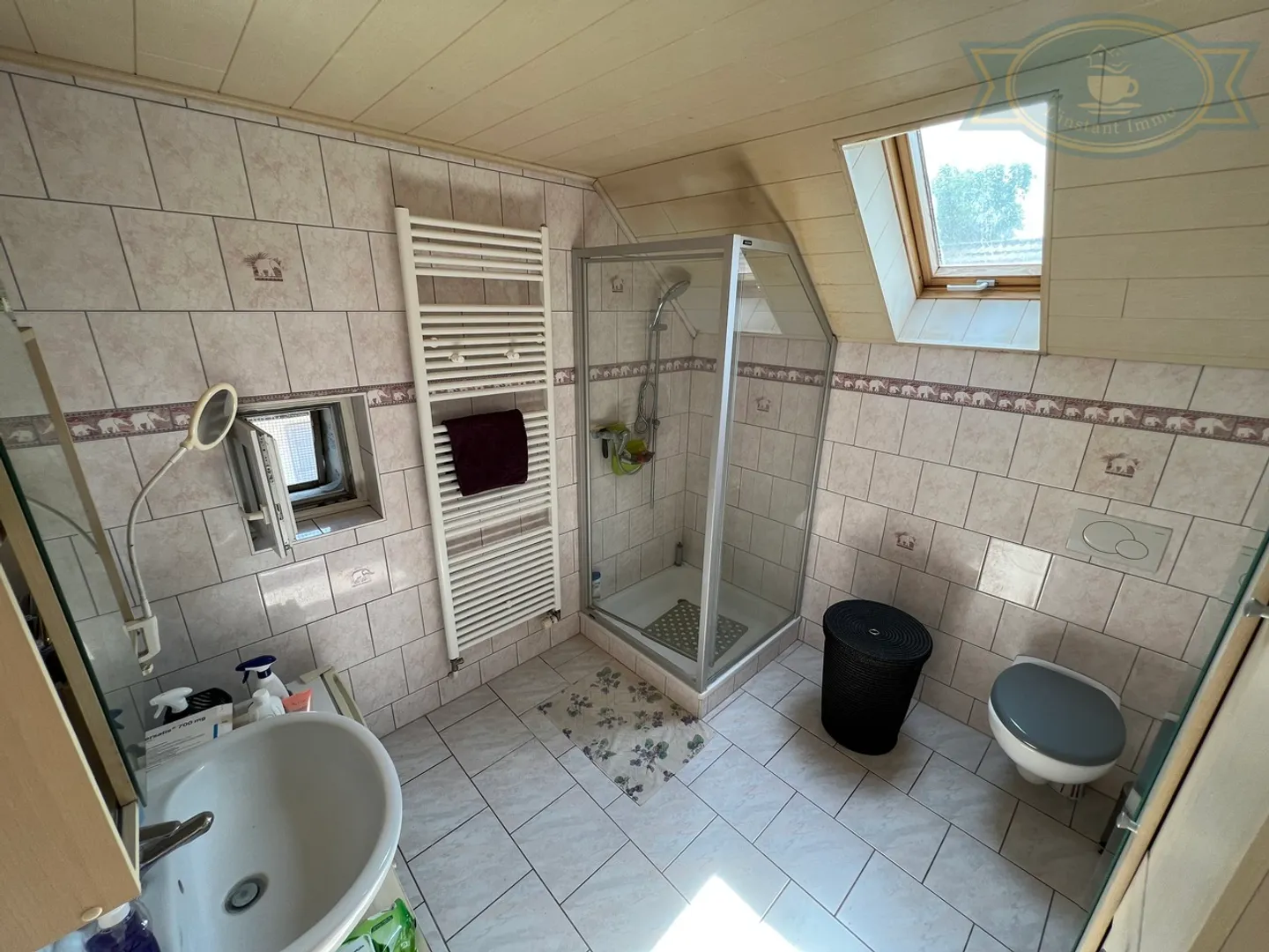 Casa di villaggio con una grande fienile e un grande giardino. - Foto 15 di 17