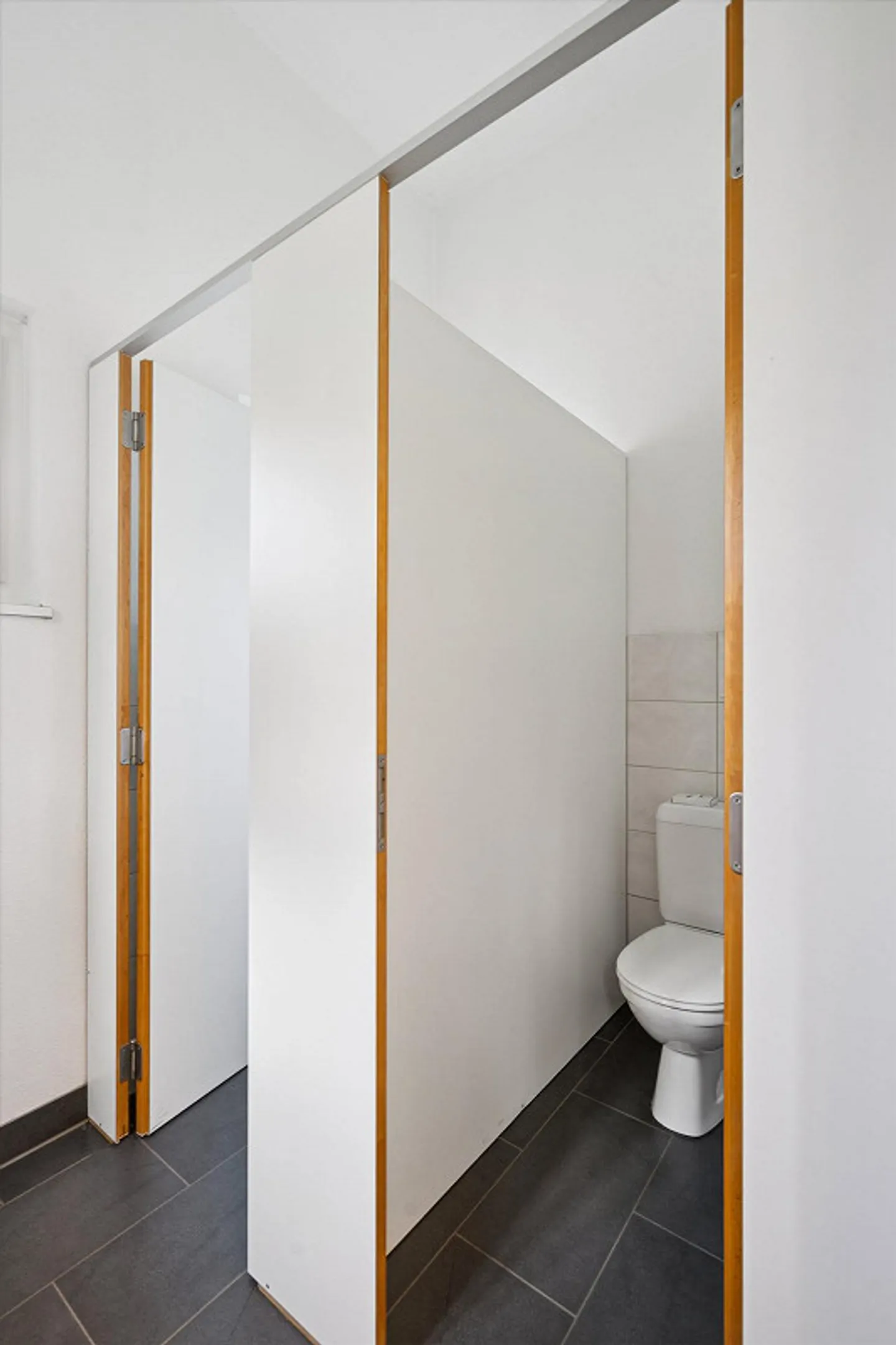 Viel Raum für Bewegung und Erfolg – 267 m² Gewerbefläche mit zahlre... - Foto 5 di 10