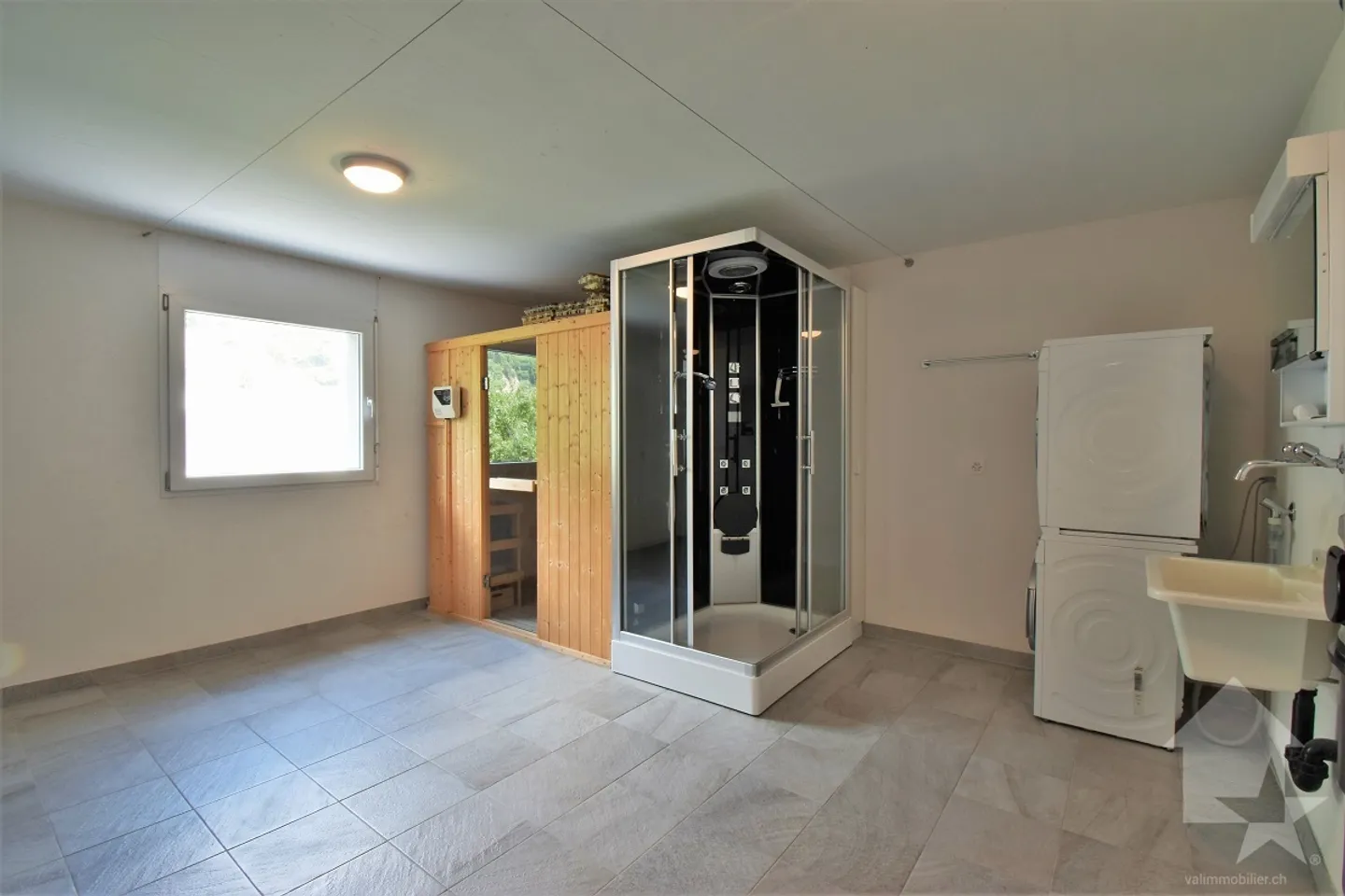 «4.5-Zimmer-Penthouse mit grosser Terrasse und 3 Parkplätzen» - Foto 17 von 18