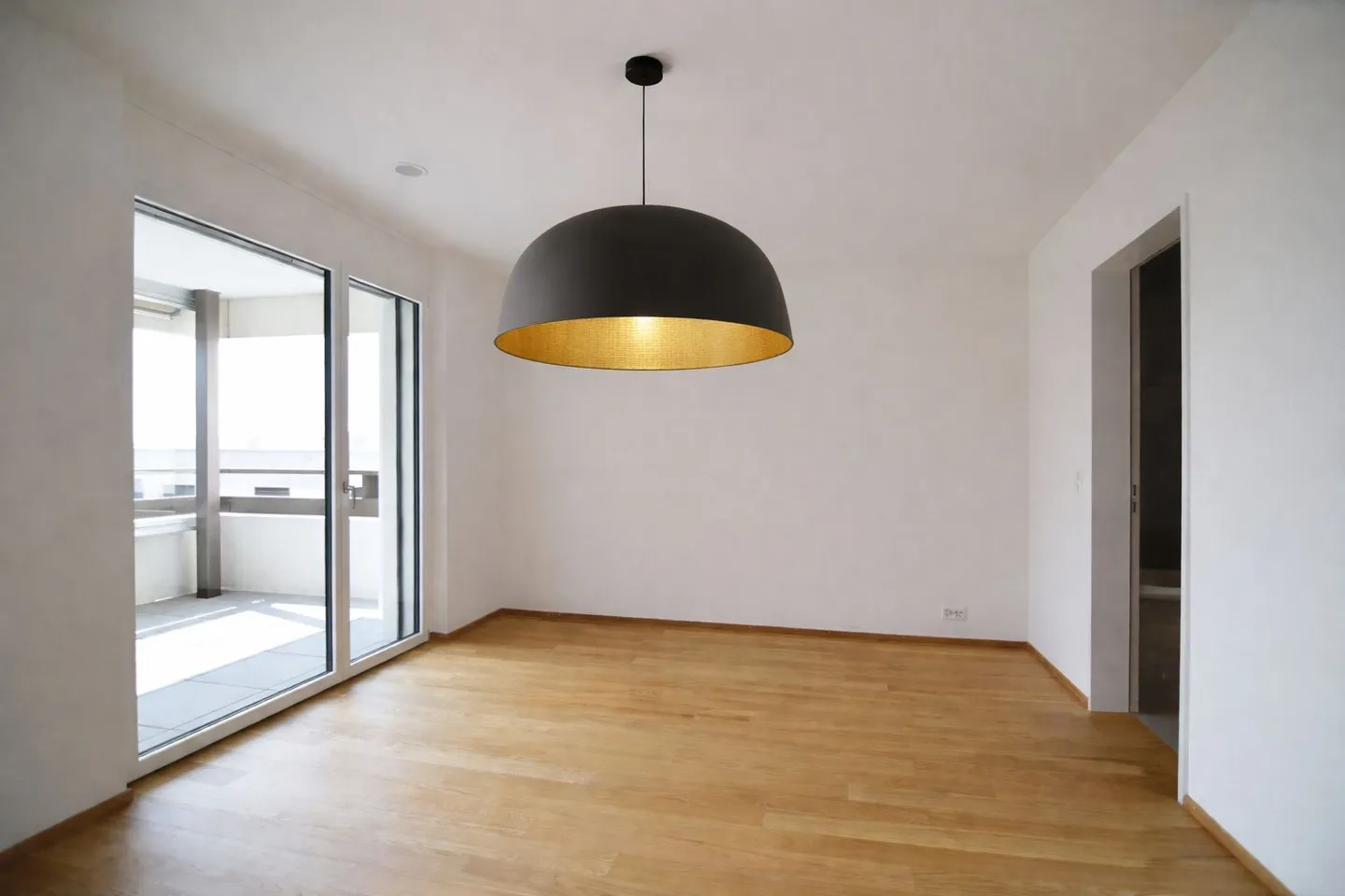 Apartment for rent - Photo 3 of 4