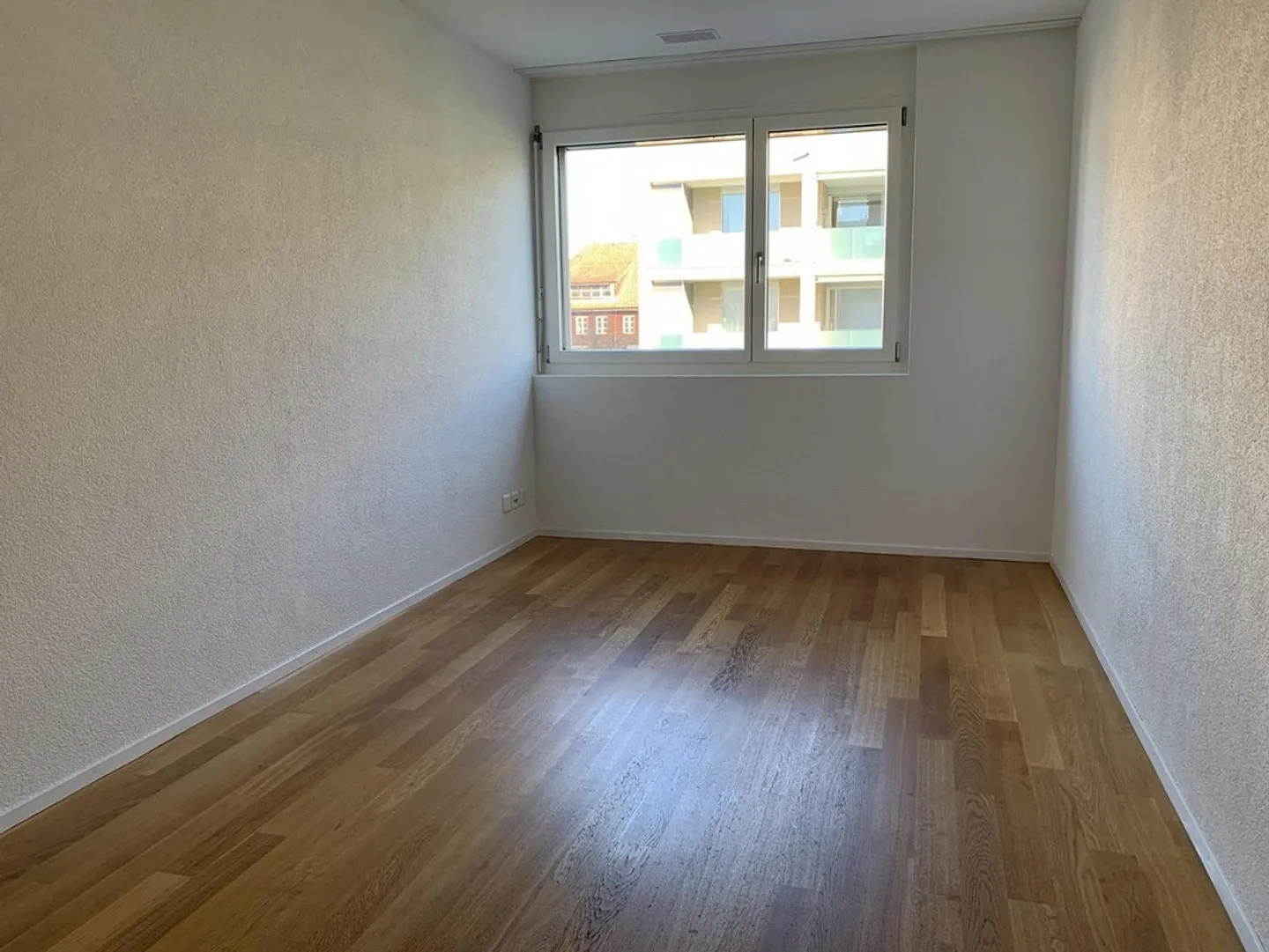 Moderne 4.5-Zimmer-Wohnung in Belp - Foto 4 von 11