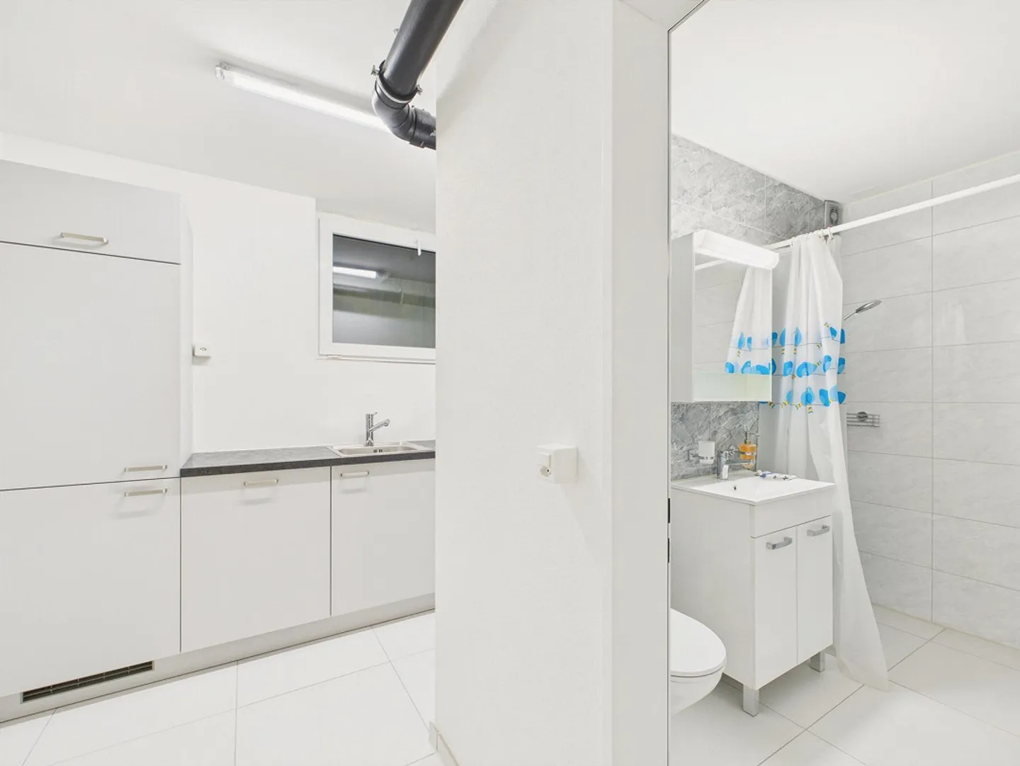 Spazio commerciale moderno con possibilità di utilizzo versatile in una posizione tranquilla - Foto 7 di 8