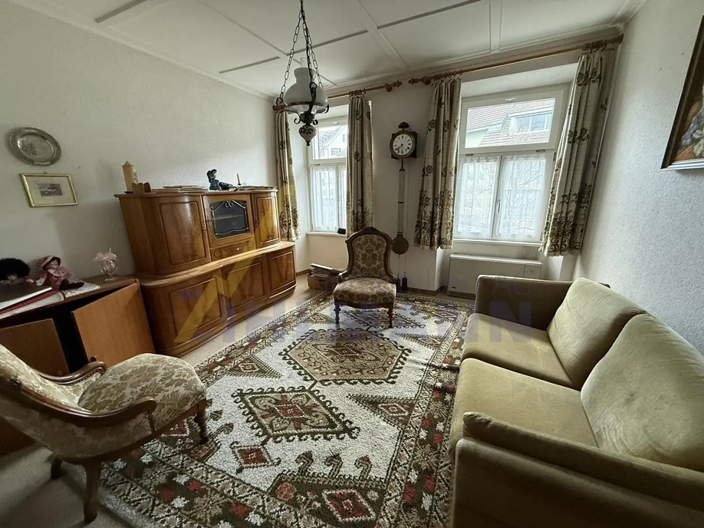 Plenty of space, plenty of potential - spacious property in the village center - Photo 6 of 11