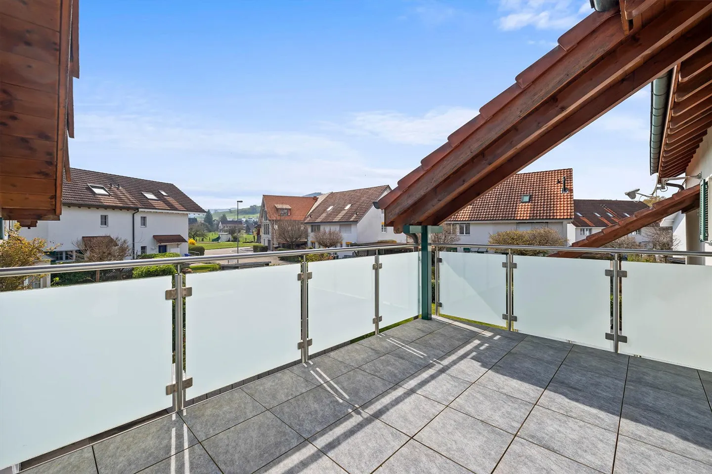 5.5 Room Semi-Detached House in a Very Sunny and Quiet Location - Photo 9 of 18