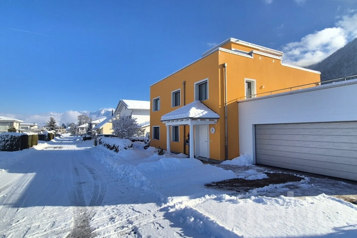 Maison individuelle spacieuse avec panorama et terrasse sur le toit - Photo 1 sur 12
