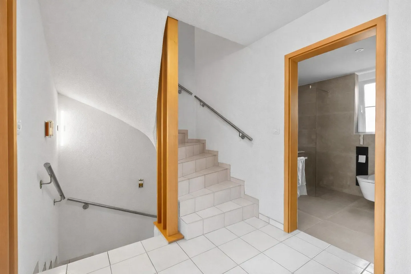 5.5 Room Semi-Detached House in a Very Sunny and Quiet Location - Photo 6 of 18