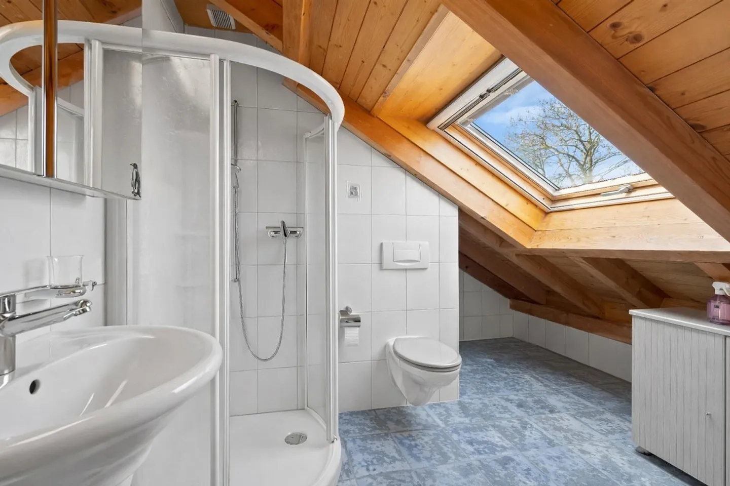 5.5 Room Semi-Detached House in a Very Sunny and Quiet Location - Photo 12 of 18