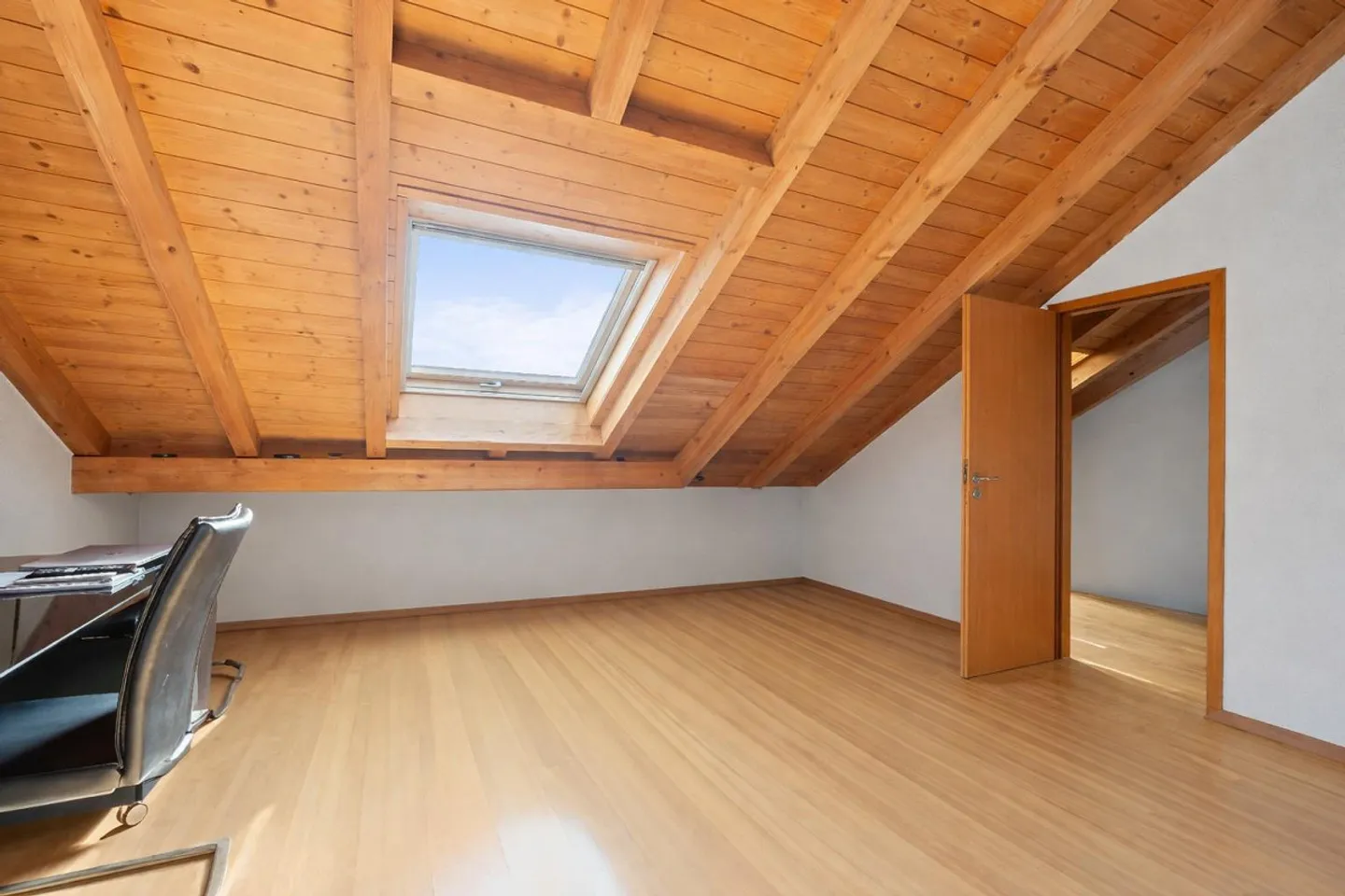 5.5 Room Semi-Detached House in a Very Sunny and Quiet Location - Photo 13 of 18