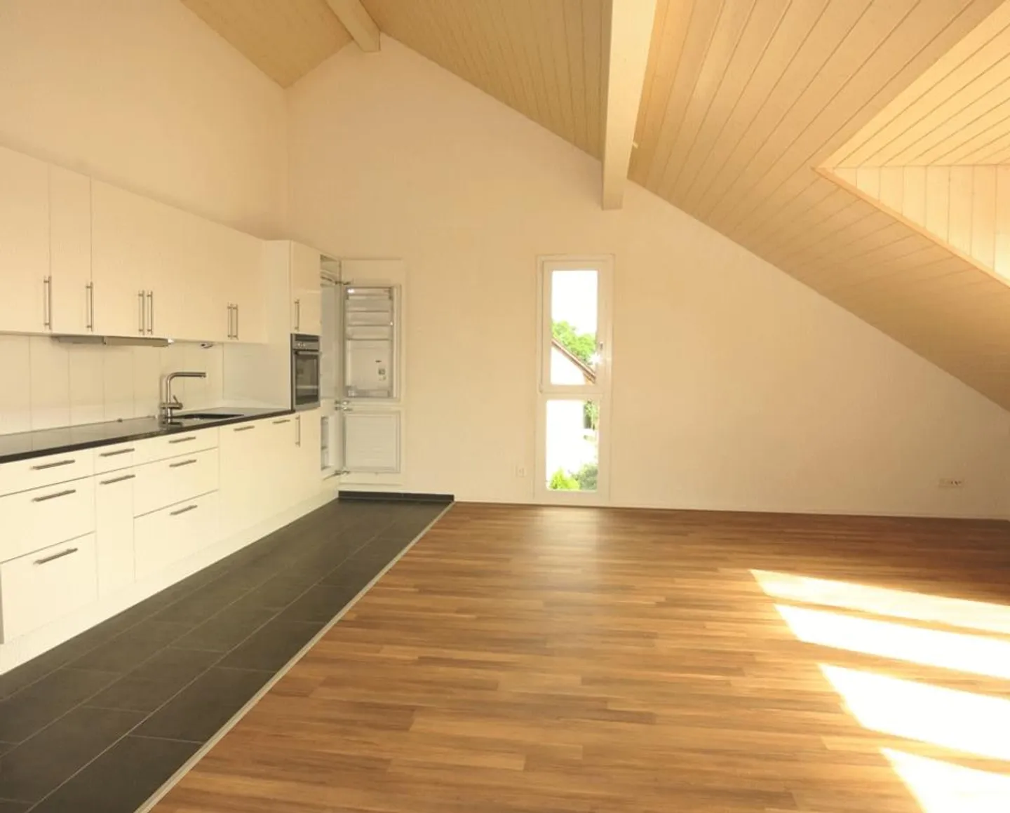 Magnifique penthouse de 3,5 pièces avec vue sur les Alpes - Photo 2 sur 6