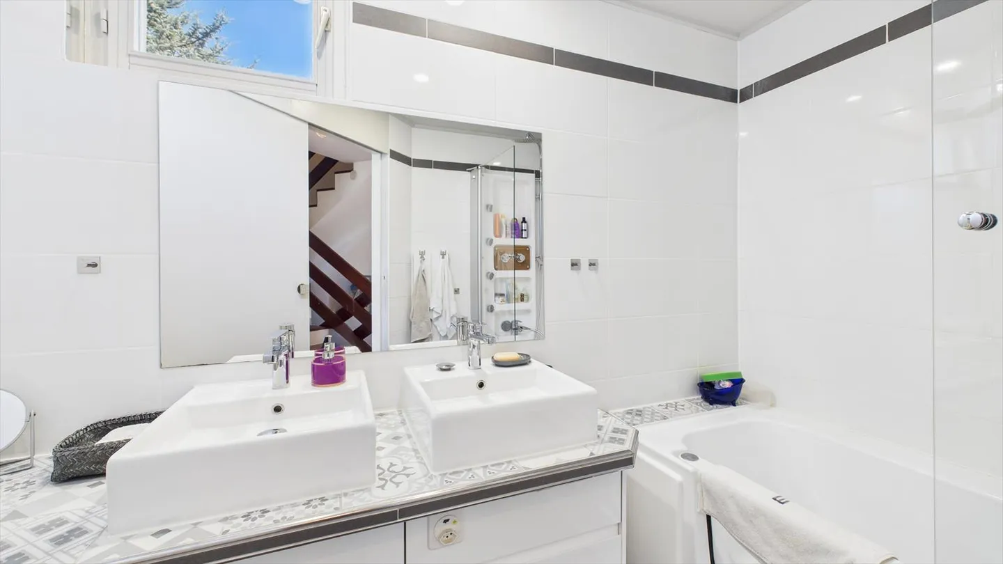 House - Photo 5 of 7