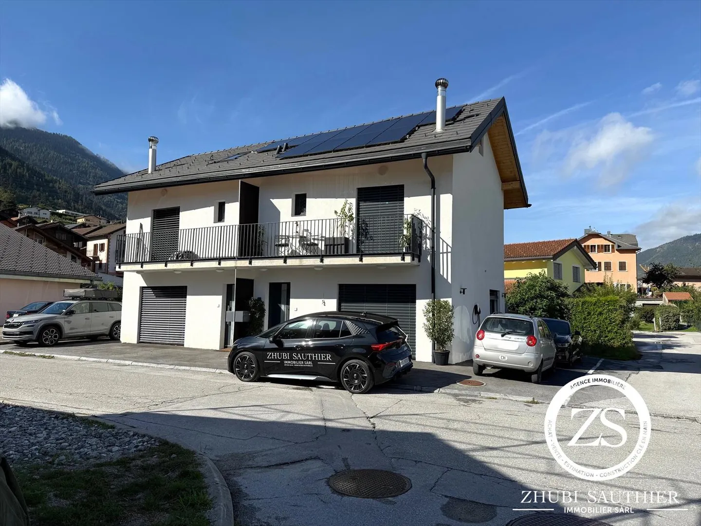 Los von 2 modernen Doppelhaushälften mit 3,5 Zimmern in Chalais - Foto 1 von 7
