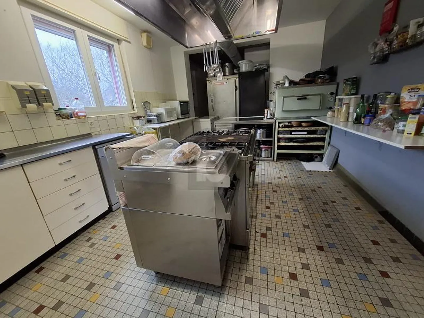 Lieu de Gastronomie avec Appartement - Photo 3 sur 6