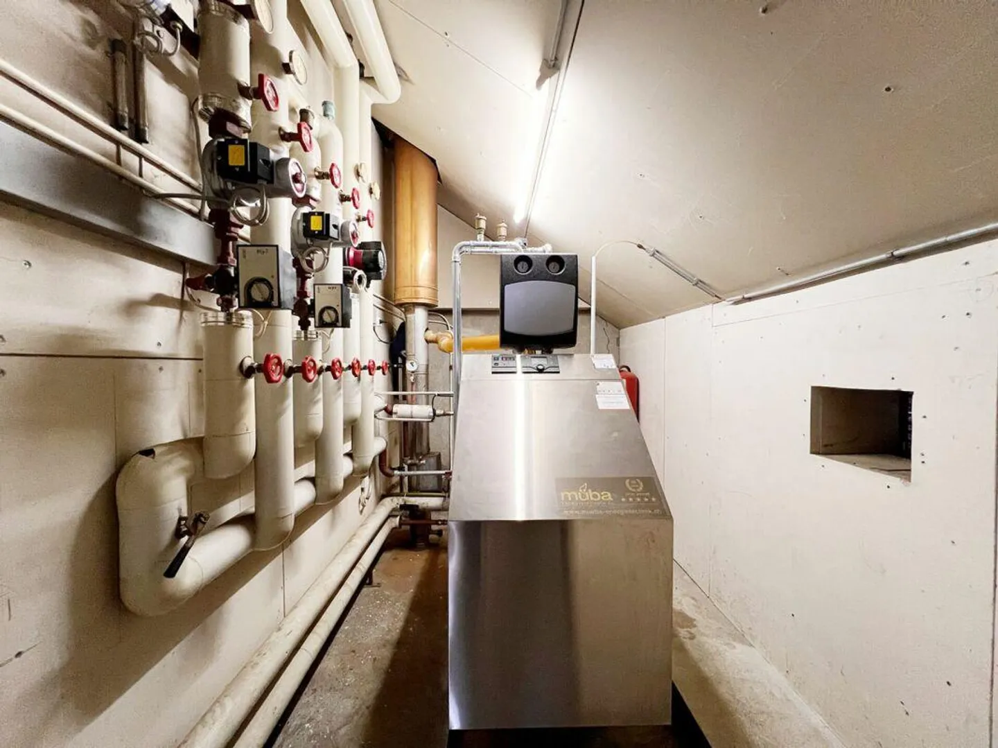 Ristorante Centrale con Appartamento e Garage - Foto 29 di 30