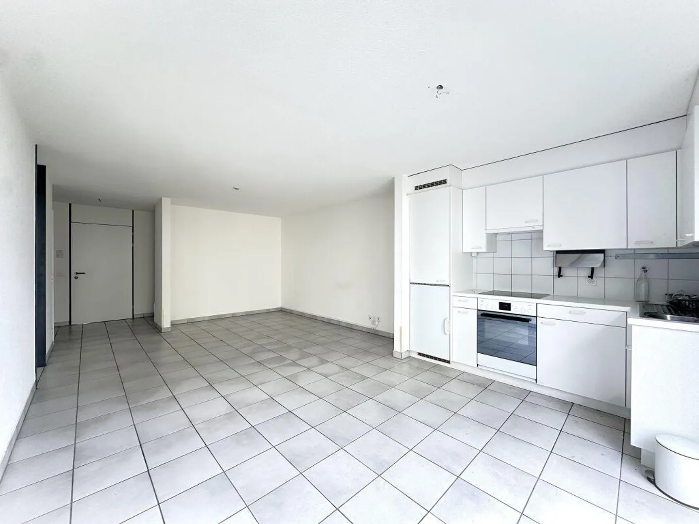 Occasione rara: appartamento di 2,5 locali come seconda casa a Locarno! - Foto 3 di 8