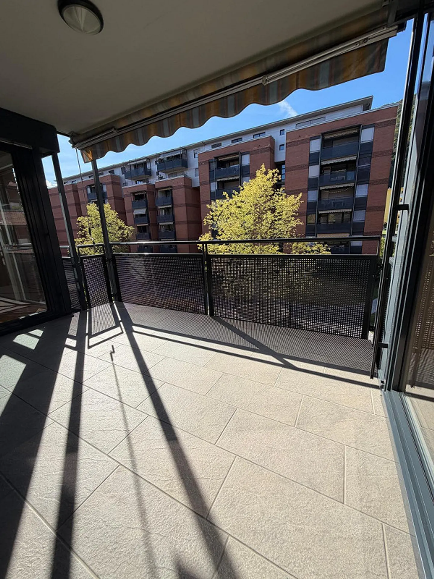 Bright and spacious - Photo 11 of 11