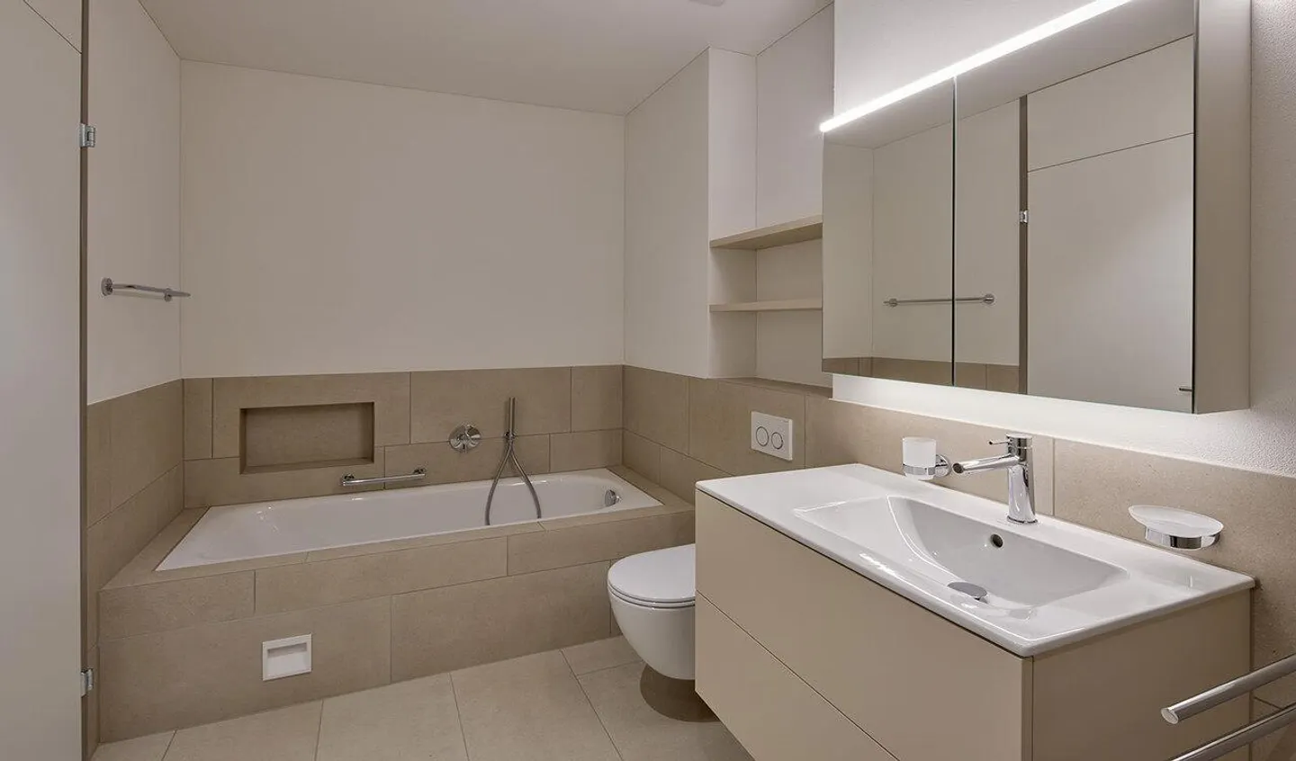 Penthouse moderne avec charme particulier - Photo 2 sur 7