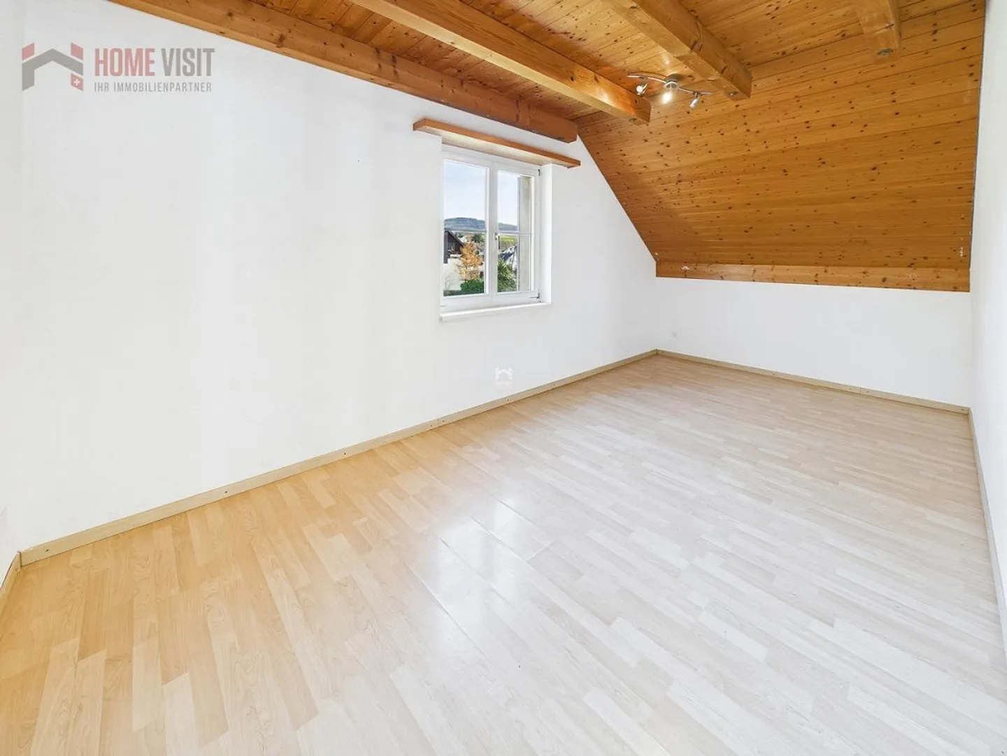Geräumige Maisonette mit Galerie - Foto 7 von 13
