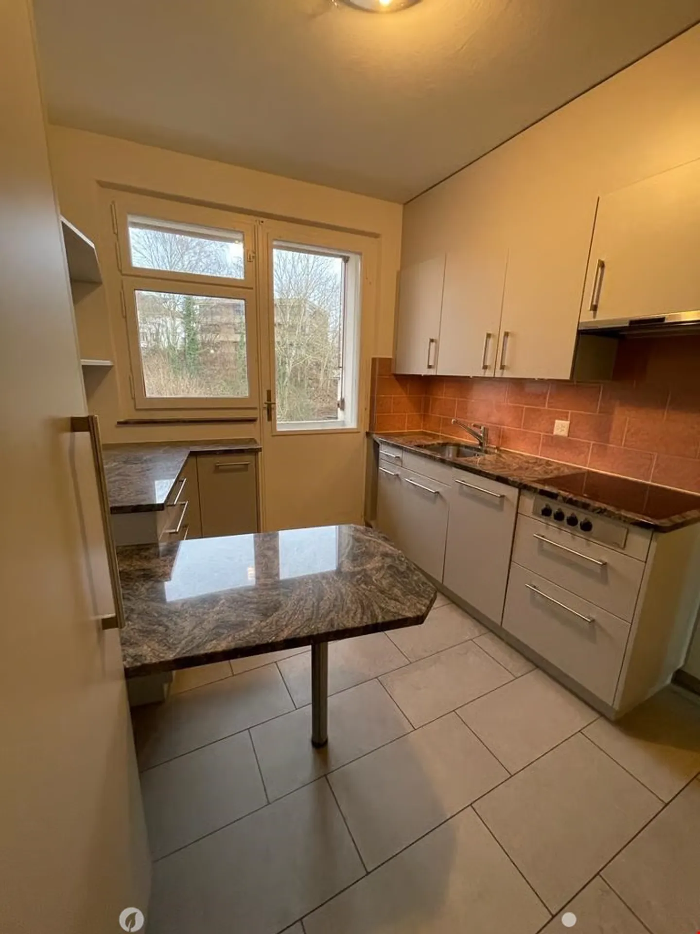 3.5-room apartment with large terrace and balcony - Photo 4 of 7