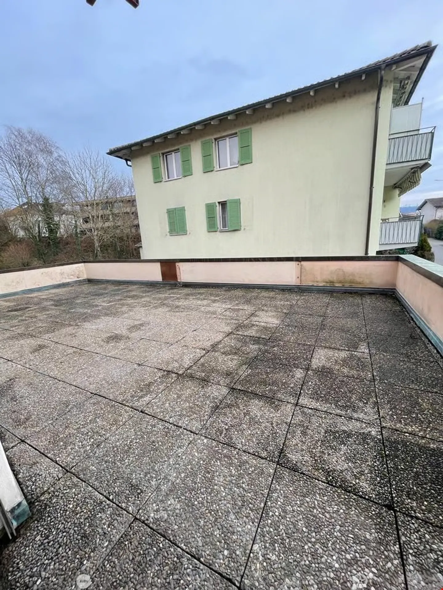 3.5-room apartment with large terrace and balcony - Photo 7 of 7