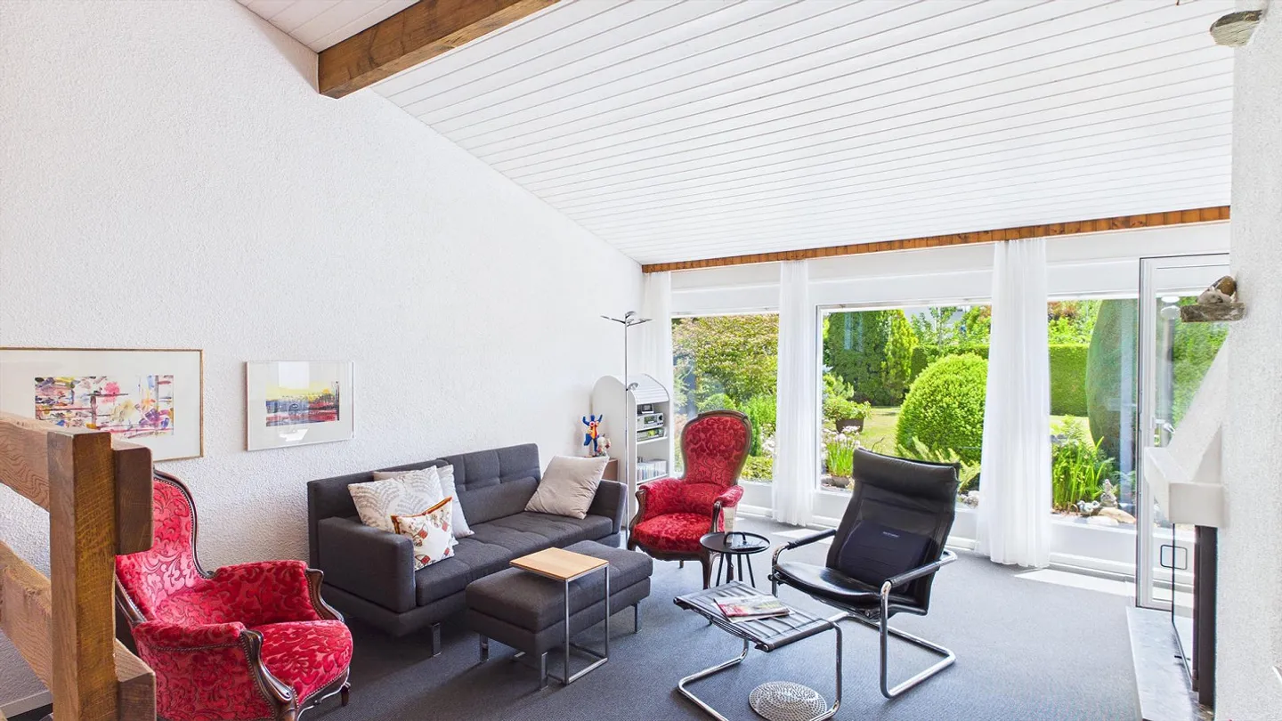 House with unique architecture and dream garden - Photo 7 of 21