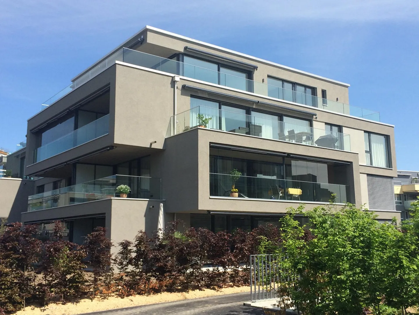 Moderno appartamento attico di 4,5 stanze con vista sulle montagne a Münsingen - Foto 6 di 15