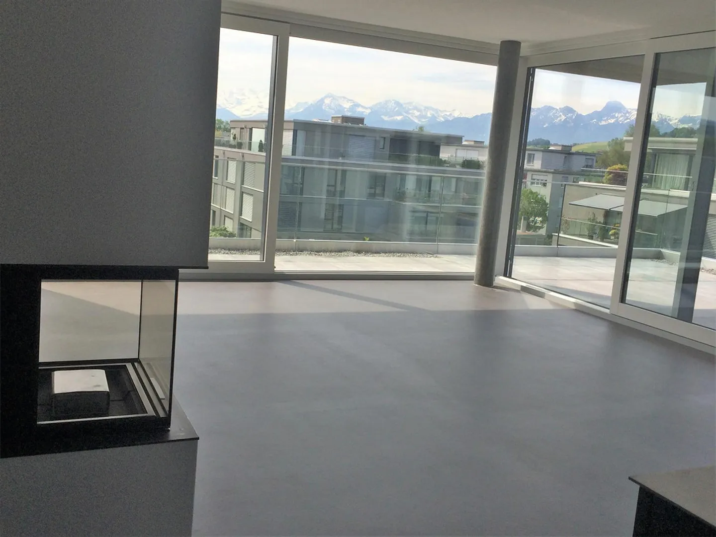 Moderno appartamento attico di 4,5 stanze con vista sulle montagne a Münsingen - Foto 11 di 15