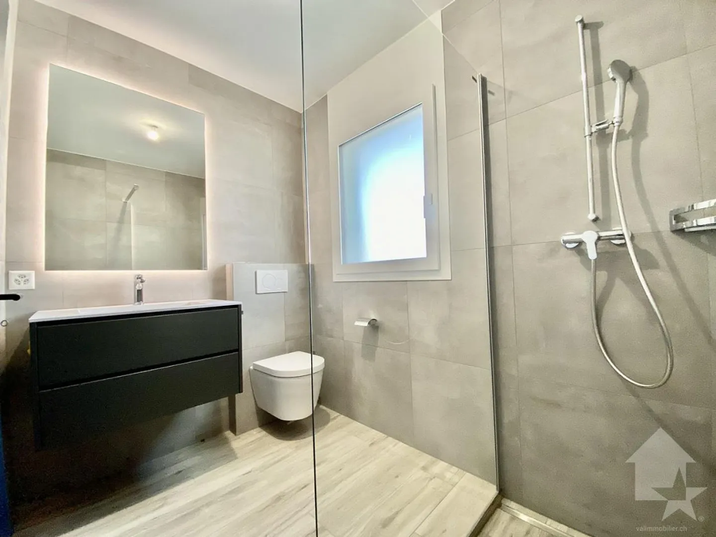 Magnificent new villa 5.5 rooms, garden, large garage and parking! - Photo 19 of 24