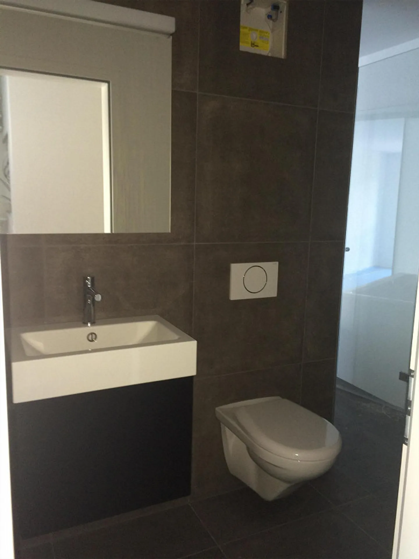Moderno appartamento attico di 4,5 stanze con vista sulle montagne a Münsingen - Foto 12 di 15